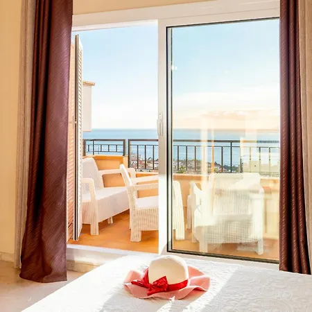 Residencial Playa De La Arena Puerto de Santiago (Tenerife)